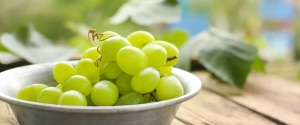 Raisins dans un bol